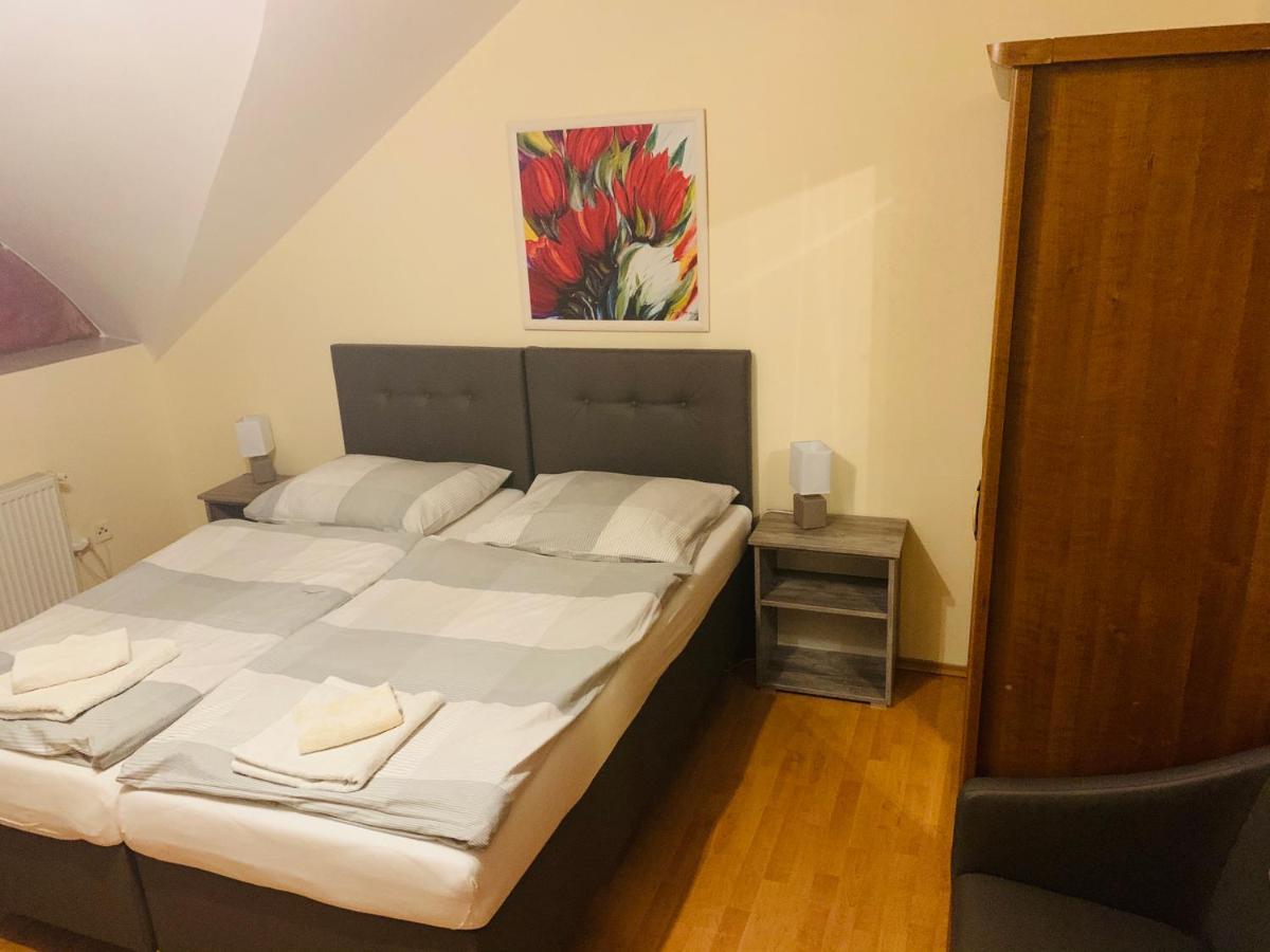 Eder Bed & Breakfast Nesvady Ngoại thất bức ảnh